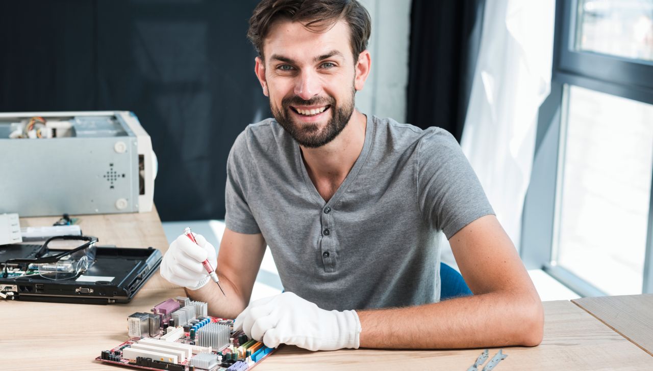 Entdecke jetzt deinen Job als Elektrotechniker in der Steiermark Elektrotechniker Jobs in der Steiermark entdecken